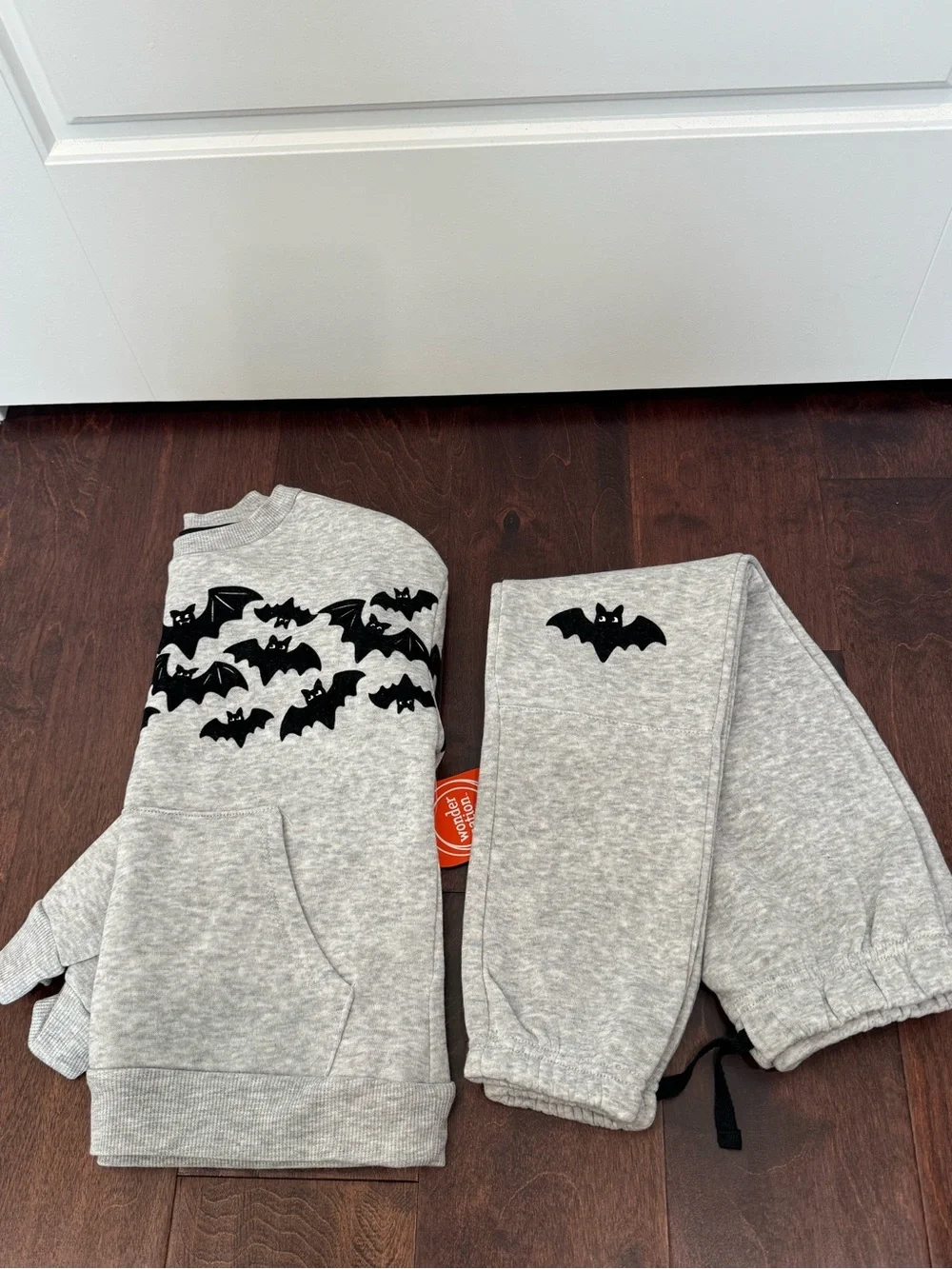 NEW Toddler 2-Piece Halloween Outfit Set Gray Sweatsuit Sweatshirt & Pants Bats